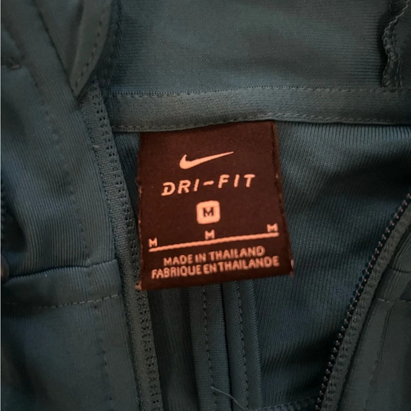 Men’s Nike Full Zip Jacket - Picture 3 of 6